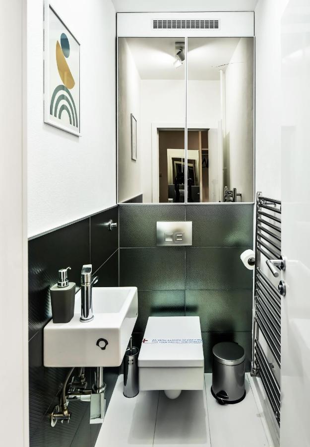 2 Bedroom Penthouse In City Center, Free Parking SJJ Buitenkant foto