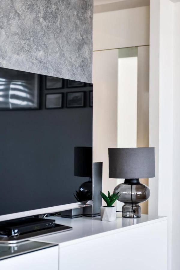 2 Bedroom Penthouse In City Center, Free Parking SJJ Buitenkant foto